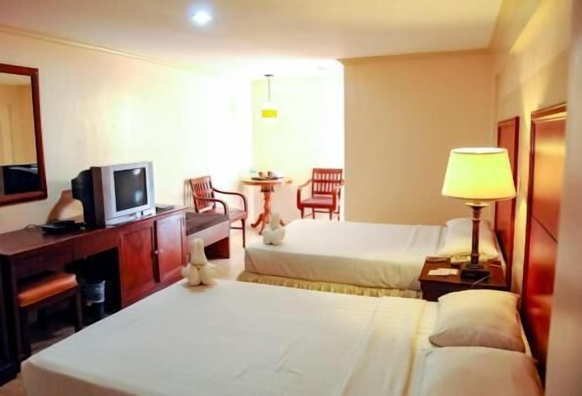 In-room safe, individually decorated, individually furnished, desk