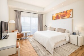 Premium Room, 1 Queen Bed, Resort View