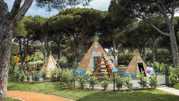 Children’s play area – outdoor