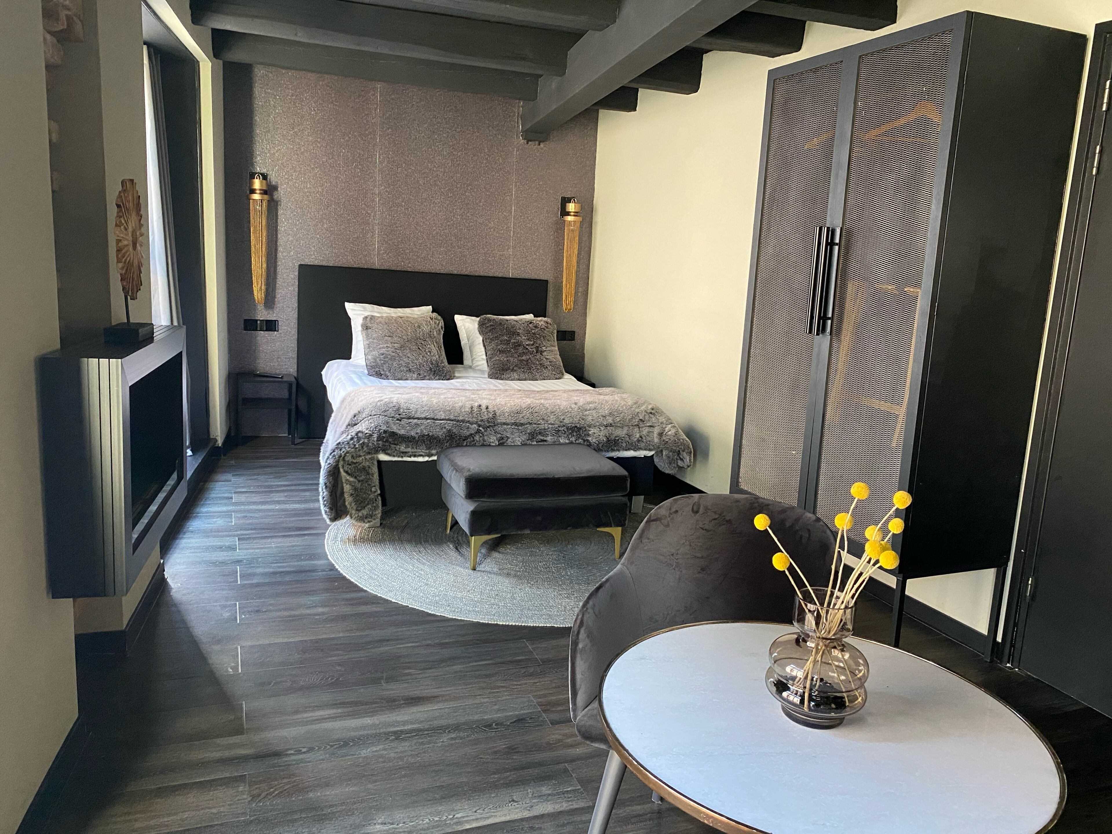Deluxe studio | Verduisterende gordijnen, gratis wifi, beddengoed