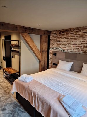 Blackout drapes, free WiFi, bed sheets - Hotel de Prince (Nijmegen)