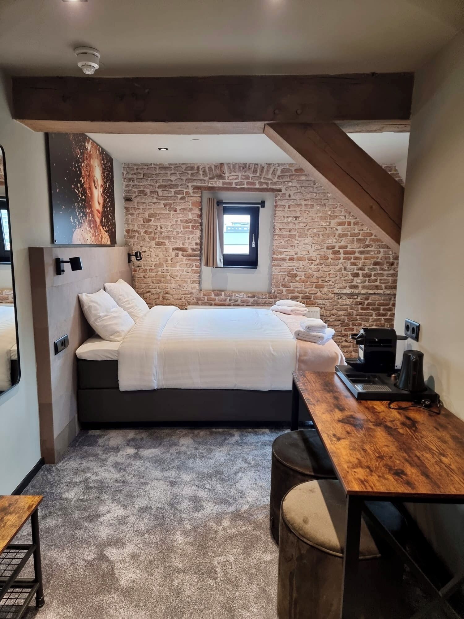 Blackout curtains, free WiFi, bed sheets