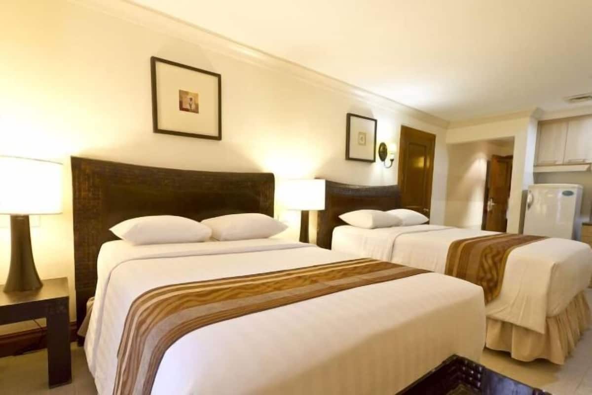 Bộ đồ giường kháng dị ứng, minibar, két bảo mật tại phòng, bàn