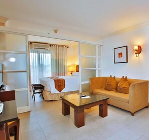 Suite (1-bedroom) - Crown Regency Suites & Residences - Mactan (Lapu-Lapu)