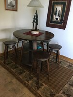 精品复式房 | 私人厨房 | 微波炉、茶具/咖啡用具、清洁用品