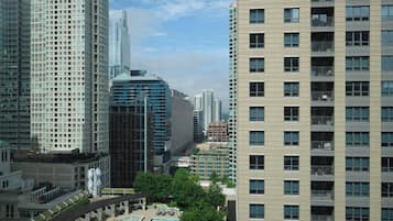 Studio, 1 King Bed with Sofa bed, Non Smoking, City View | Premium bedding, desk, blackout drapes, iron/ironing board