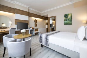 Double or Twin Room | 1 bedroom, premium bedding, minibar, in-room safe