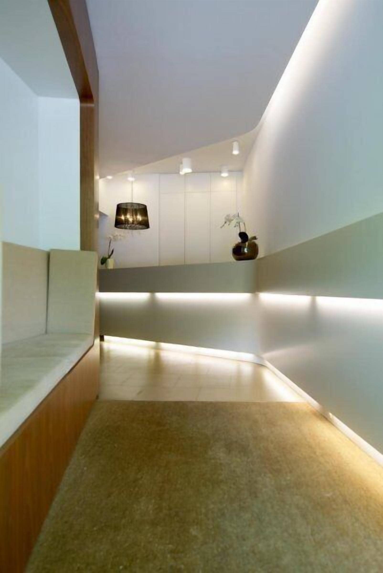 sauna, body treatments, aromatherapy, hot stone massages, facials