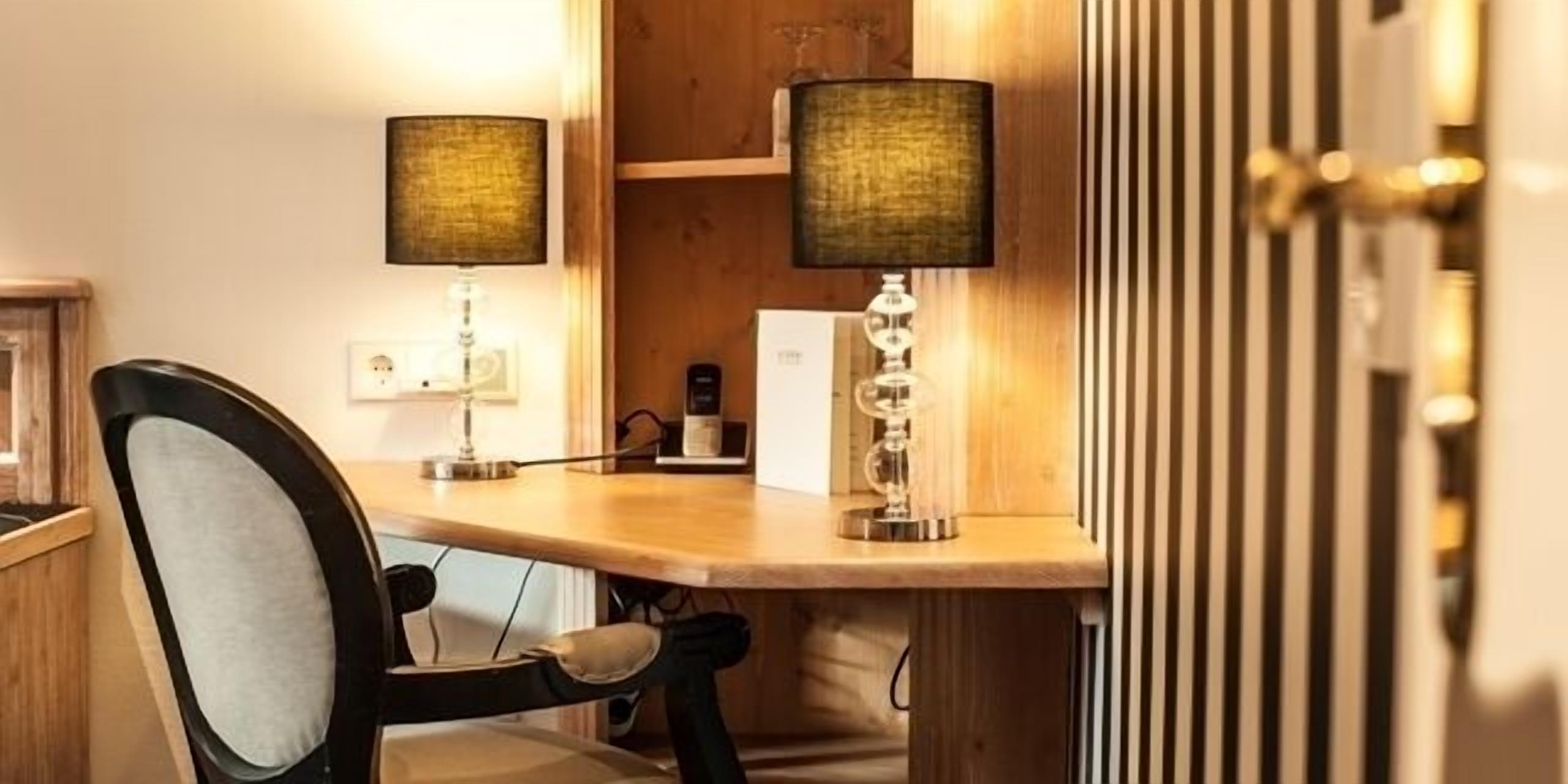 comfort double room, 1 king bed | living area | flat-screen tv