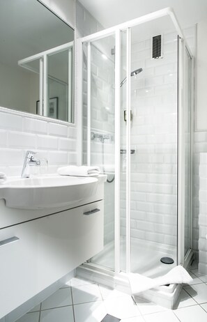 Double Room "Landhaus" | Bathroom