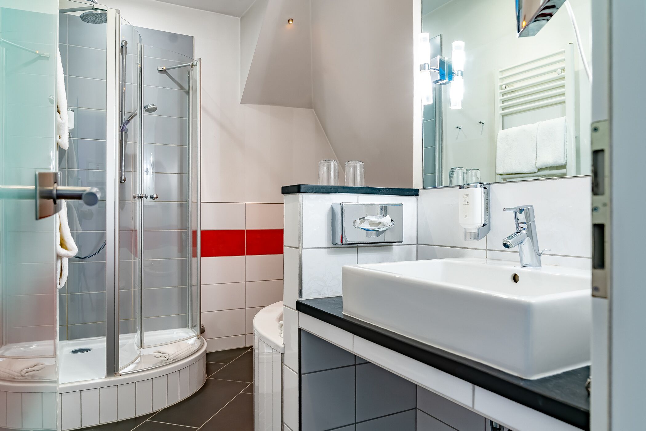 standard double room, 1 double bed, annex building | bathroom | hair dryer, bathrobes, slippers, towels