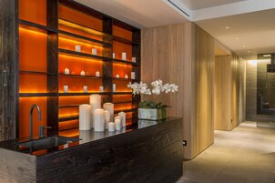 Sauna, hot tub, steam room, body treatments, aromatherapy