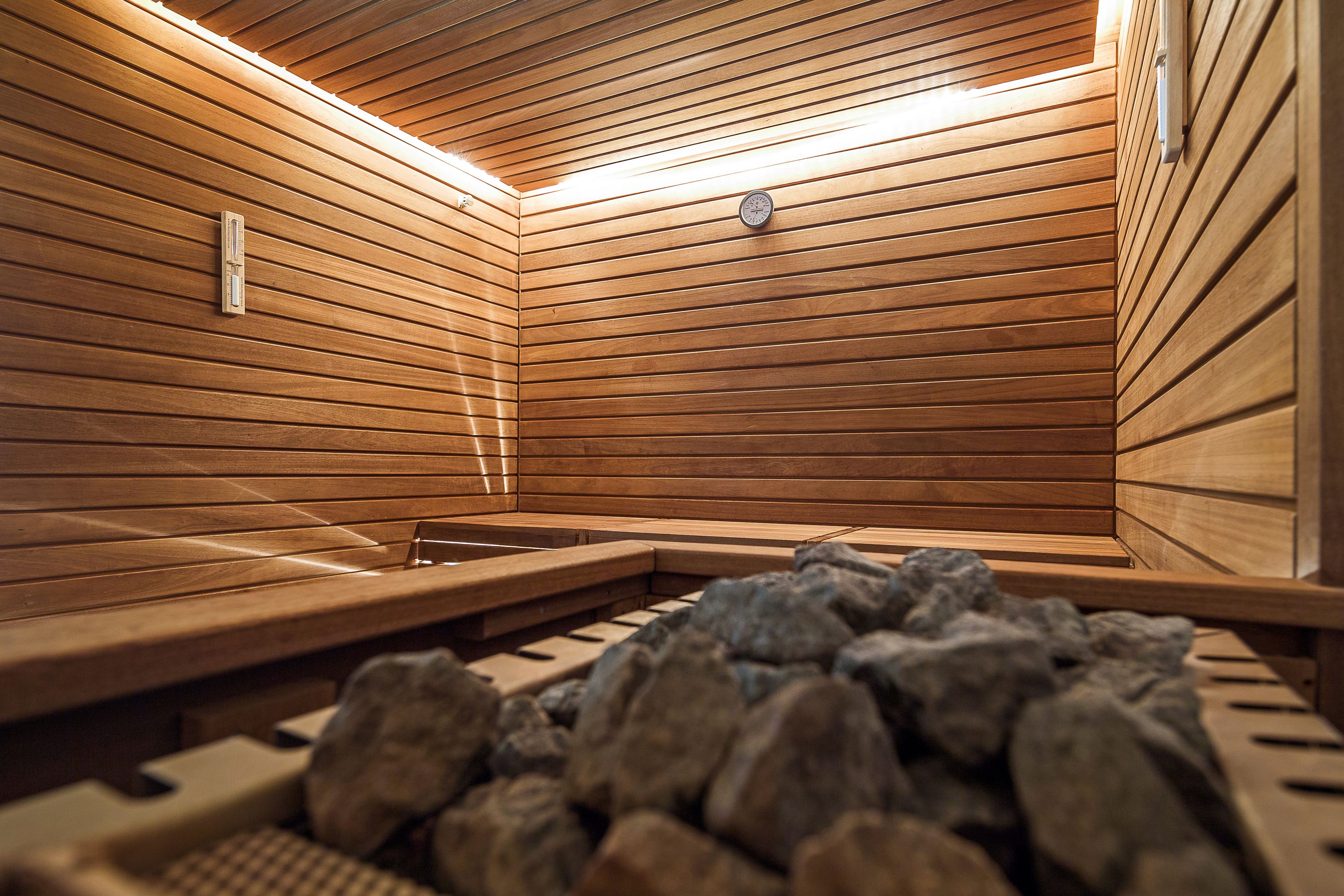sauna, hot tub, steam room, body treatments, aromatherapy
