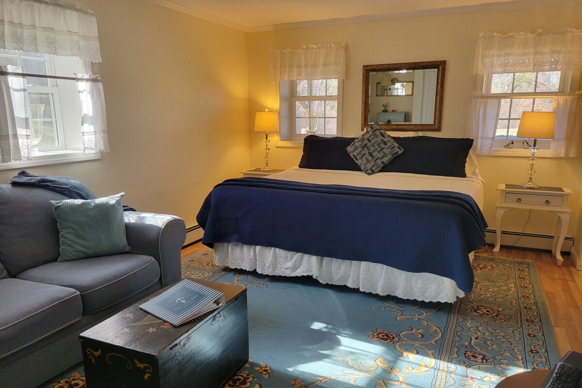 Romantic Suite, 1 King Bed, Kitchen