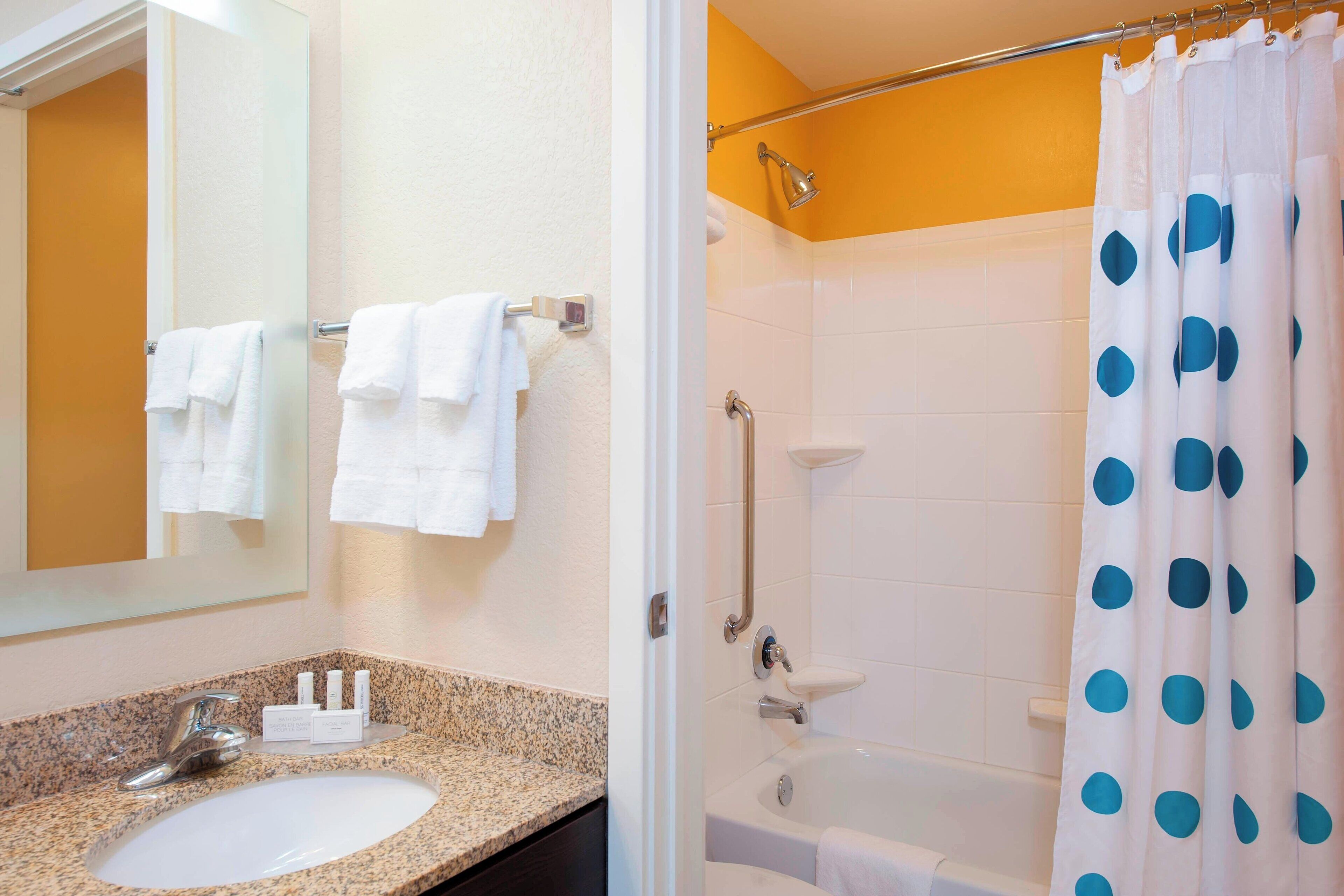 studio, 2 queen beds | bathroom | free toiletries, hair dryer, towels