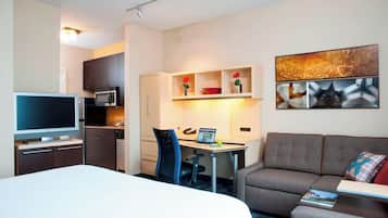 Ropa de cama de alta calidad y escritorio