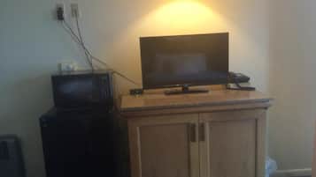 Desk, free WiFi, bed sheets, alarm clocks