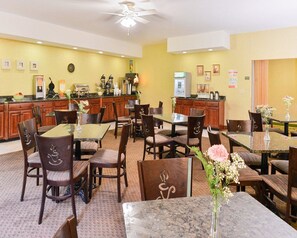 Free buffet breakfast 