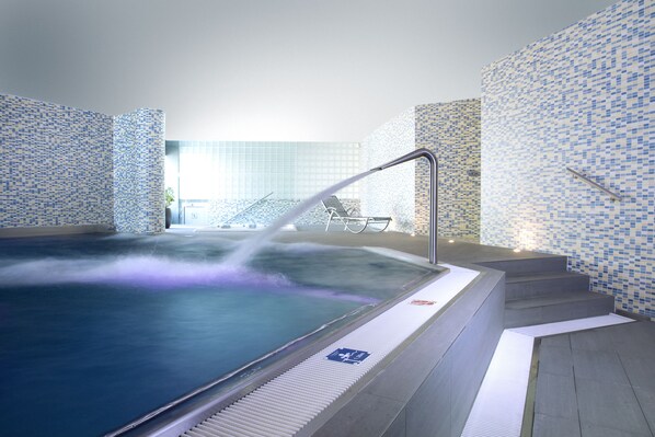 桑拿、热水浴缸、湿蒸房、按摩/护理室