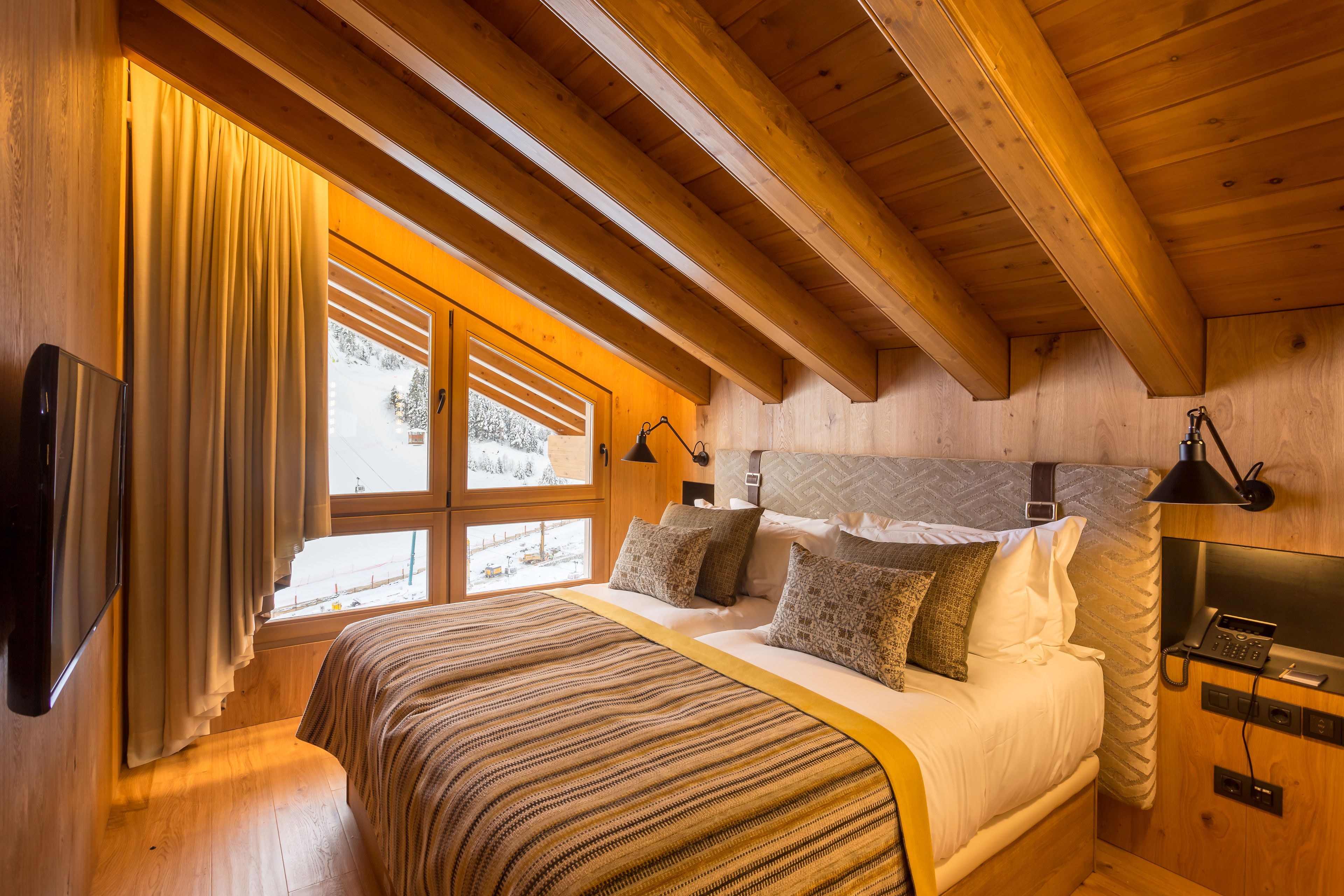 egyptian cotton sheets, premium bedding, minibar, in-room safe