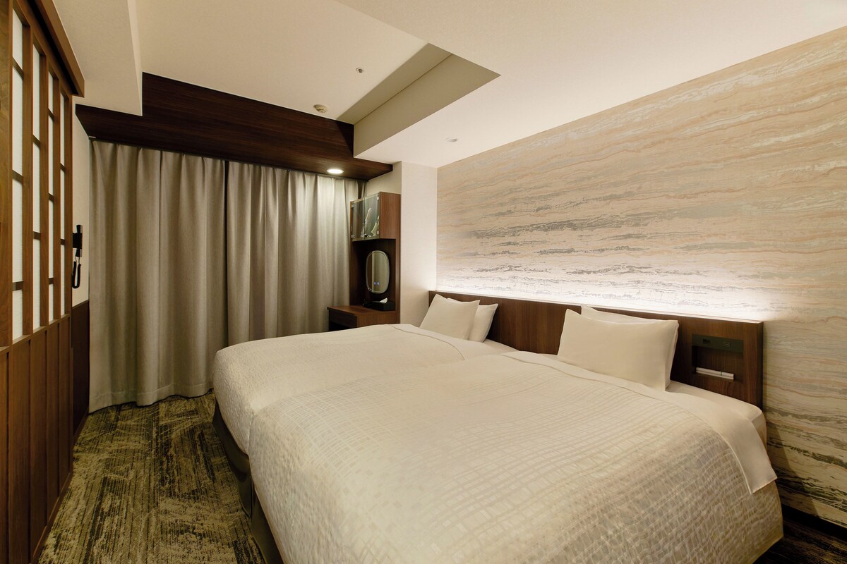 Executive Floor Twin Room, Non-Smoking | Down comforters, memory foam beds, blackout drapes, WiFi (free)