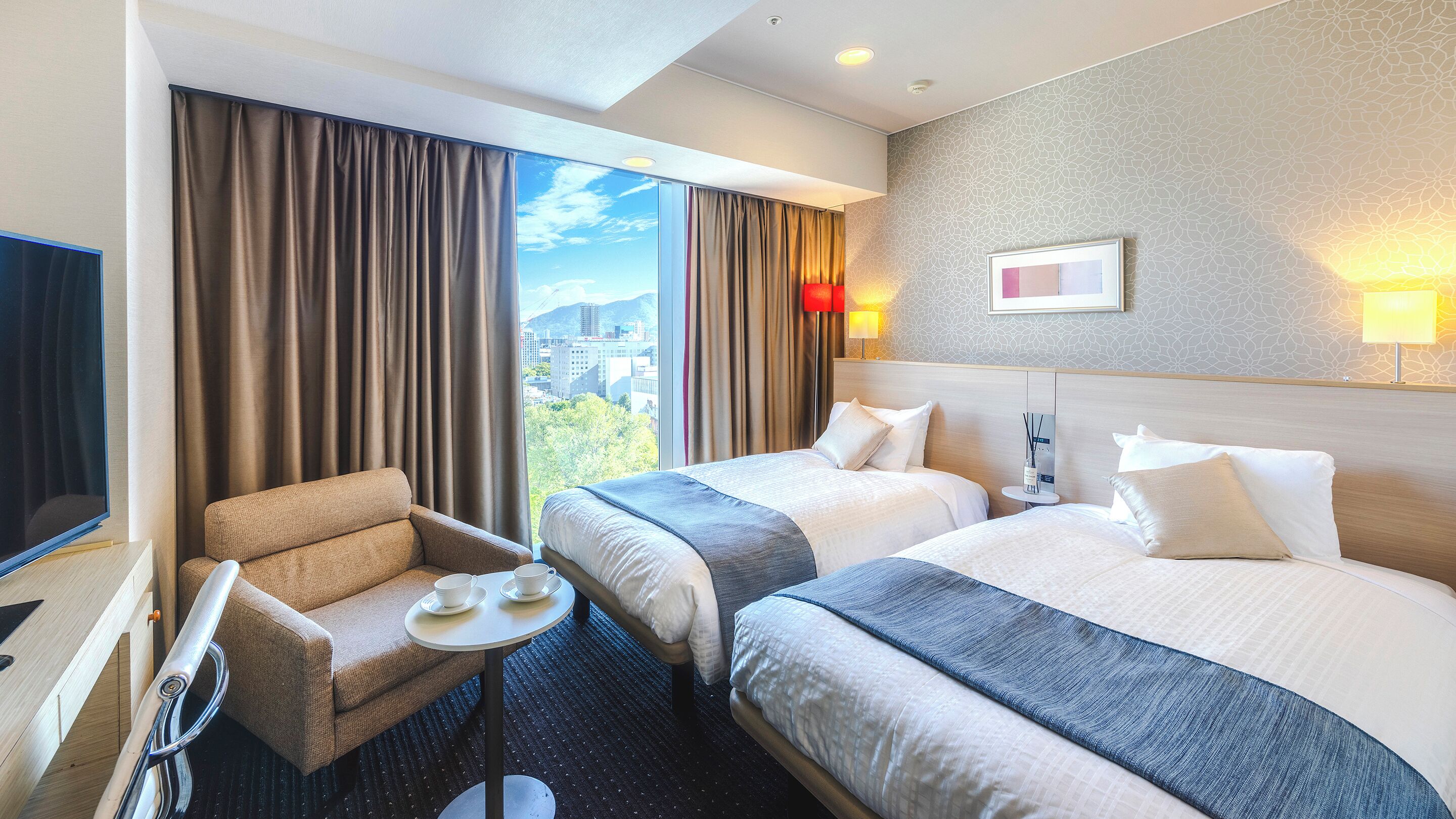 Cubrecamas, colchones con efecto memoria y cortinas blackout 