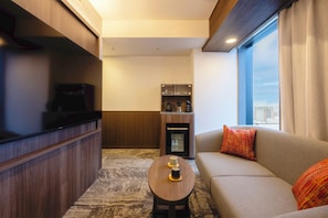 Deluxe Twin Room, Non Smoking, Club Lounge Access | In-room dining - Hotel Gracery Sapporo (Sapporo)