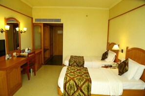In-room safe, iron/ironing board, rollaway beds, free WiFi - Kences, Tirupati (Tirupati)