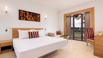 Habitación Deluxe | Sábanas de algodón egipcio, ropa de cama de alta calidad, minibar