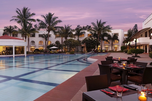 Kolam renang terbuka