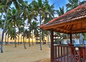 In Strandnähe, weißer Sandstrand, kostenloser Shuttle zum Strand