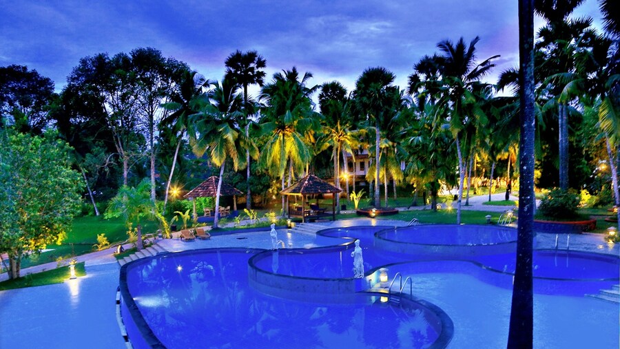 Estuary Sarovar Premiere , Poovar Island