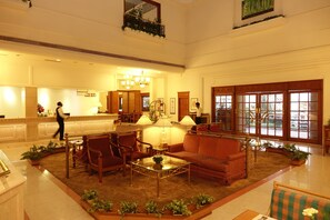 Lobby - Abad Atrium (Kanayannur)