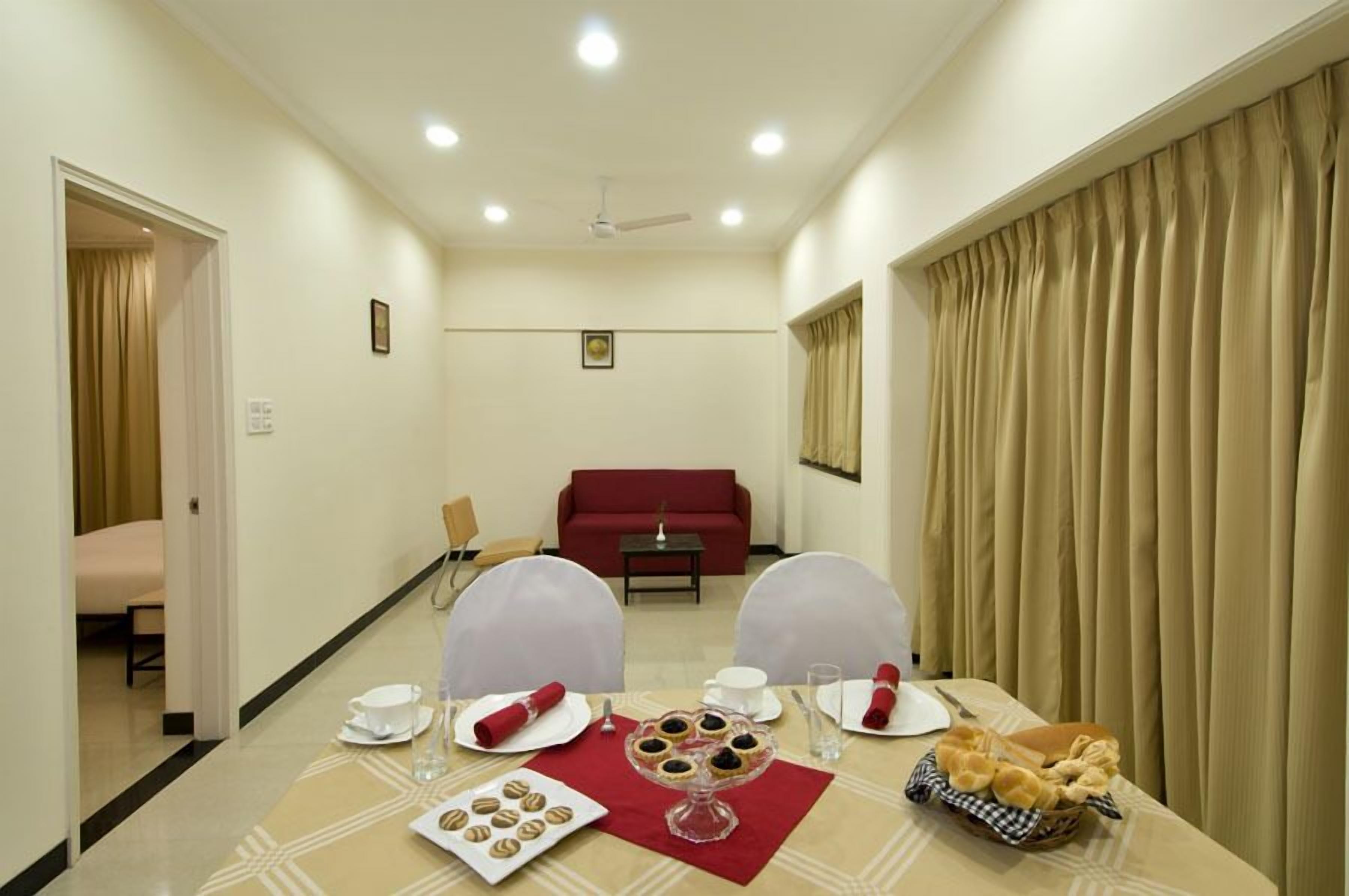 Luxury Suite | In-room dining