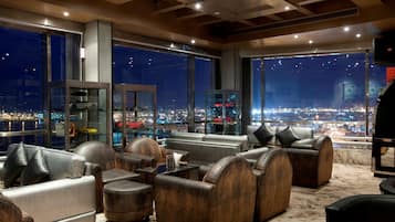 Cocktail bar, con vista sul mare, aperto tutti i giorni