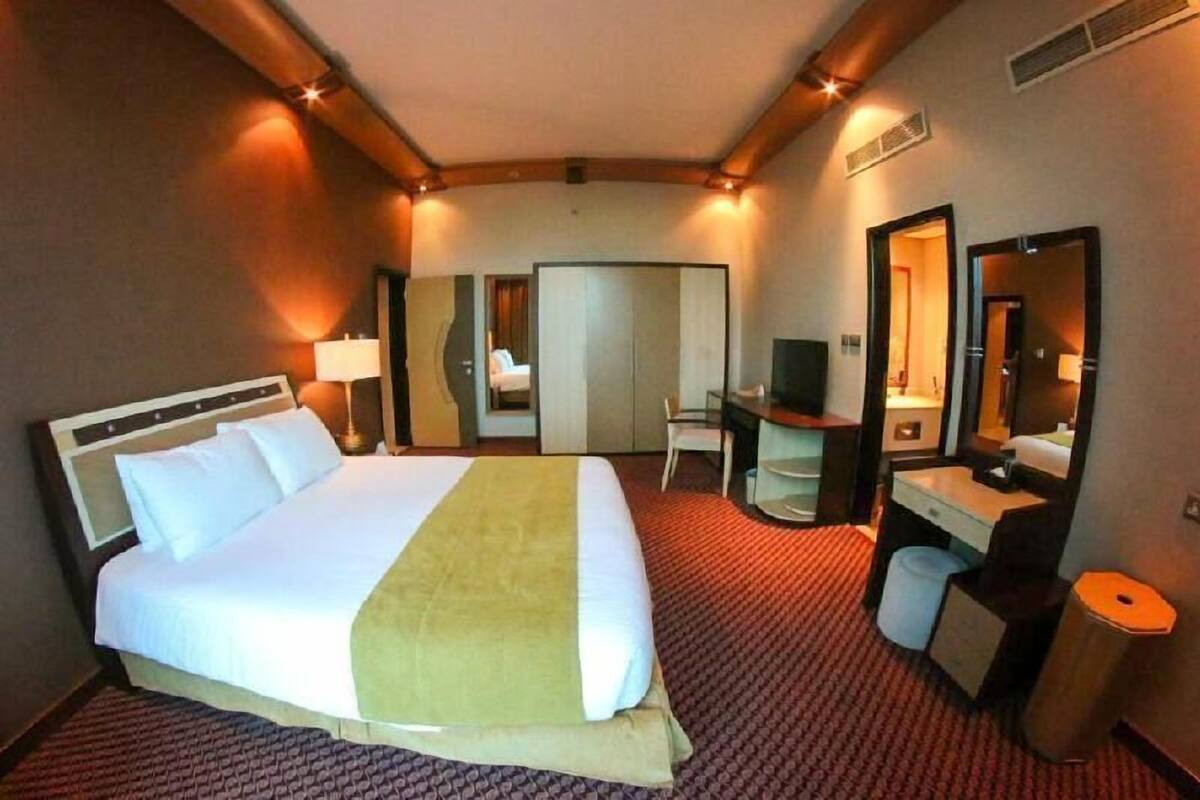 Premium bedding, in-room safe, individually furnished, desk