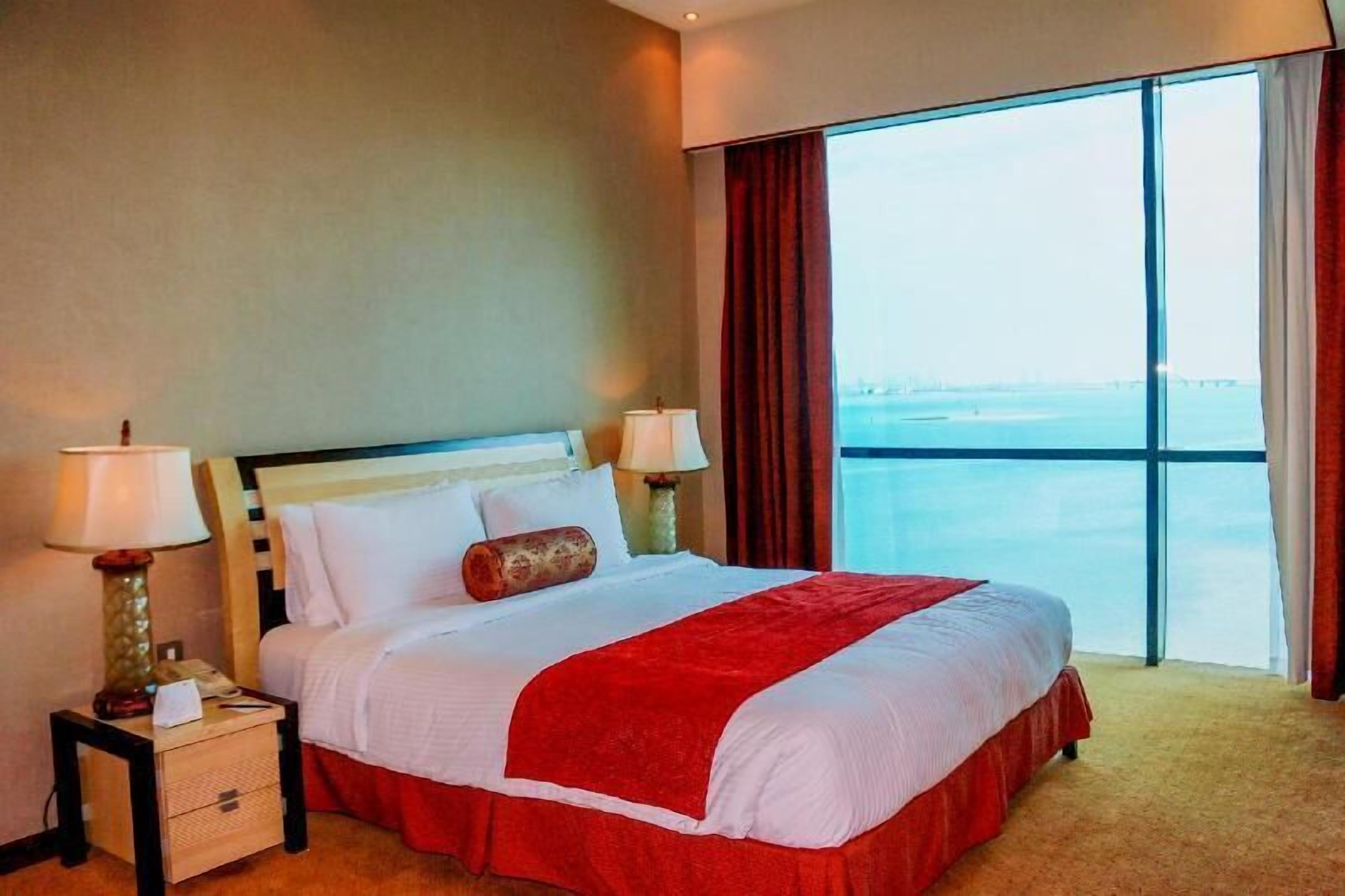 Premium bedding, in-room safe, individually furnished, desk