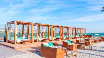 Playa privada y bar en la playa