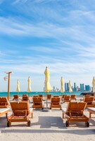 Playa privada, bar en la playa