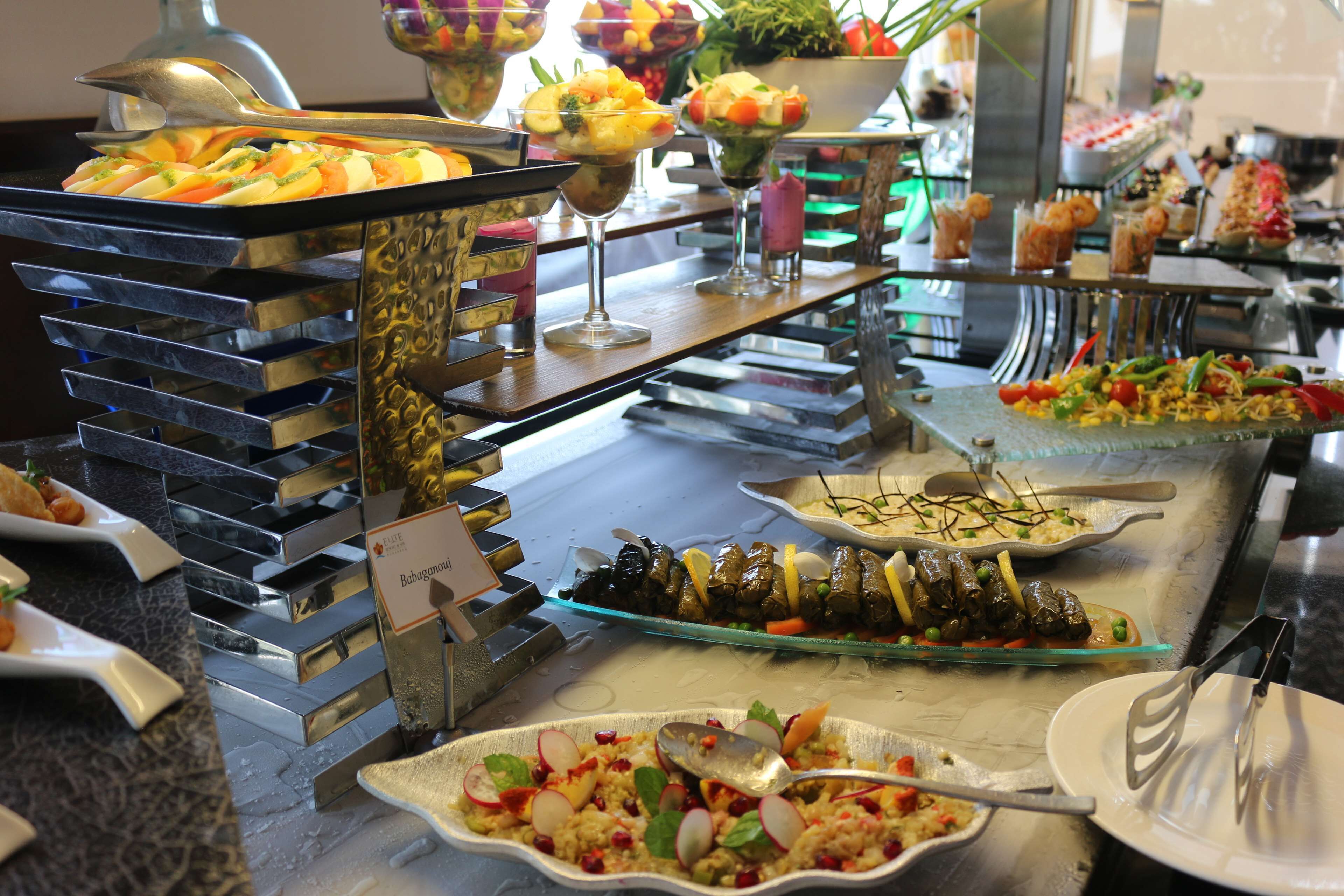 Daily buffet breakfast (BHD 5 per person)