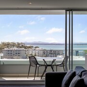 Oaks Nelson Bay Lure Suites