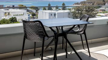 2 Bedroom Bay View | Balcony