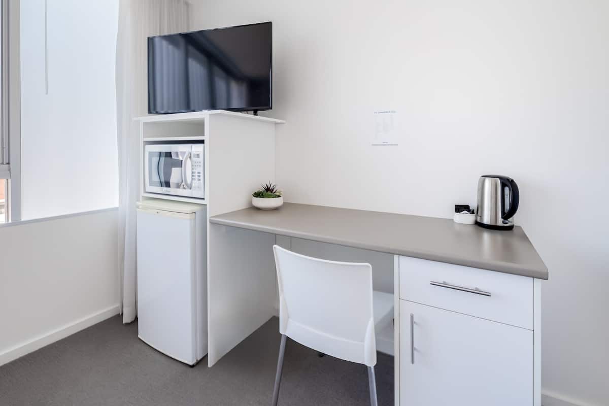 hotel room | 2 bedrooms, desk, laptop workspace, soundproofing