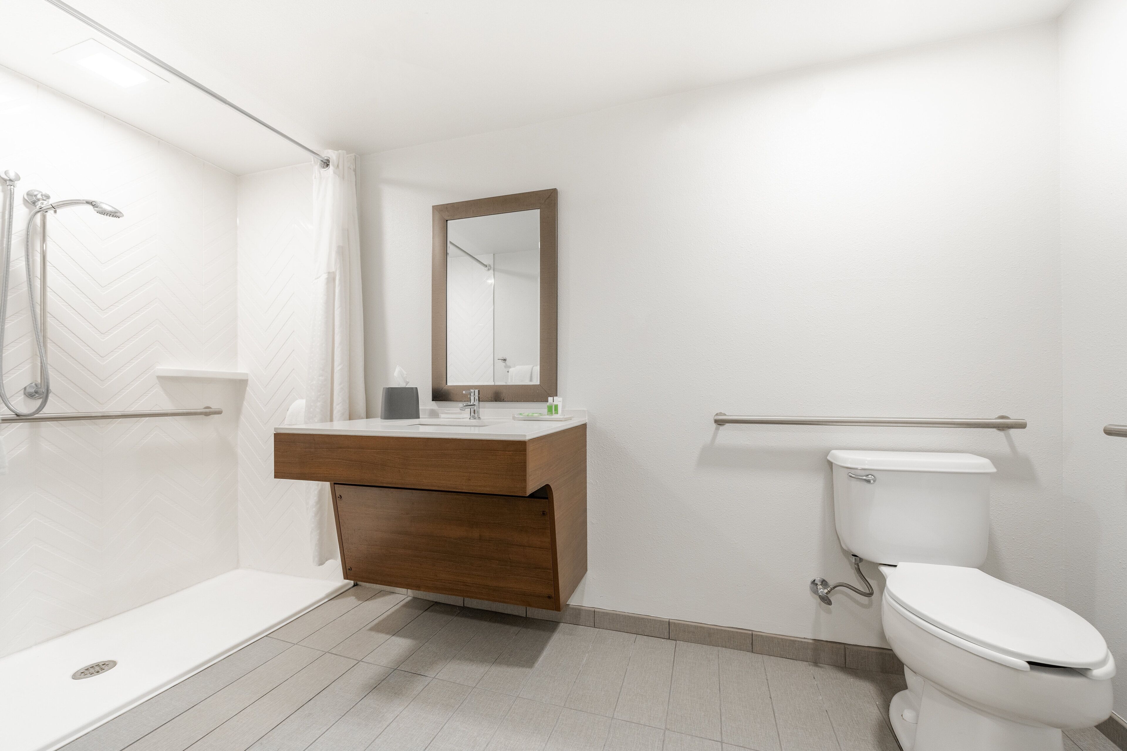 desk, iron/ironing board, free cots/infant beds, rollaway beds