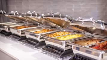 Esmorzar d'estil bufet entre setmana (5.00 USD per persona)