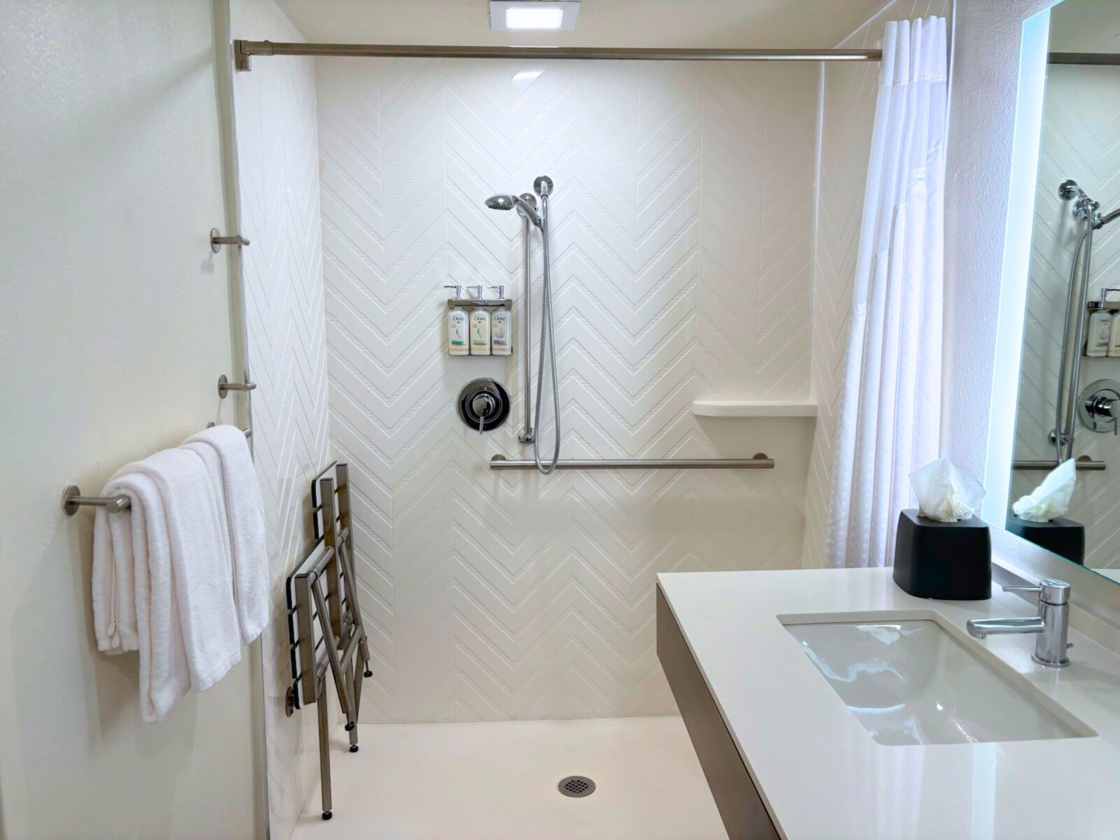 Standard Room, 1 King Bed, Accessible (Mobility, Roll-In Shower) | Desk, iron/ironing board, free cots/infant beds, rollaway beds