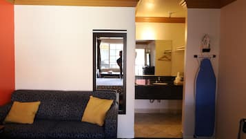Standardzimmer, 1 King-Bett | Flachbildfernseher