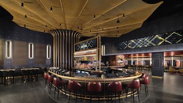Bar (trong khuôn viên)