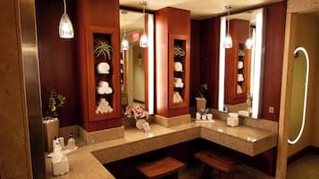 Behandlingsrum til par, sauna, boblebad, dampbad, deep tissue-massage