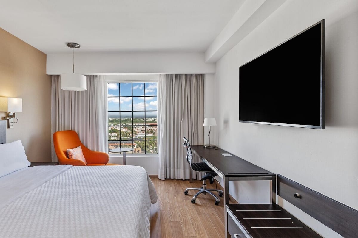 Superior Room | In-room safe, desk, iron/ironing board, WiFi (free)